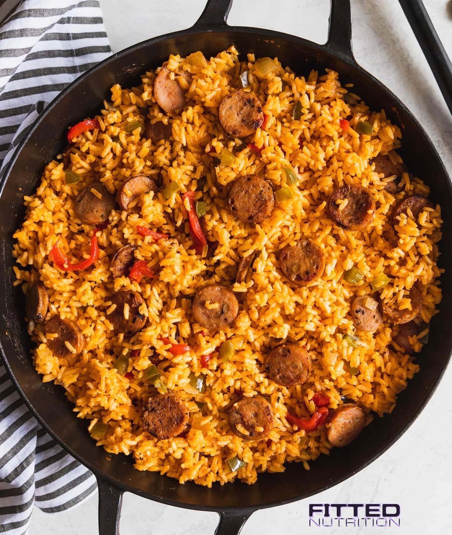 FN110 - Arroz con Salchichas Caderitas de Pollo y Amarillos
