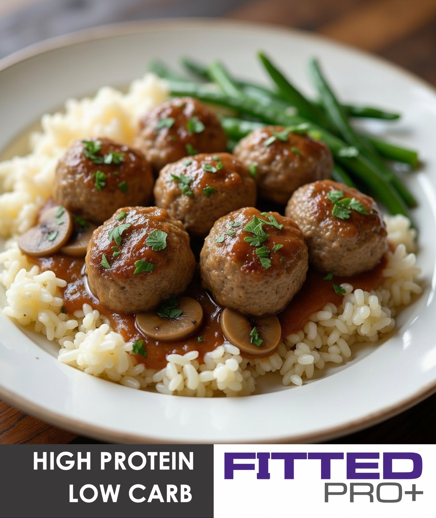 FP015 - ALBONDIGAS DE RES Y CERDO EN SALSA DE SETAS, ARROZ BLANCO BAJO EN SAL Y HABICHUELAS TIERNAS