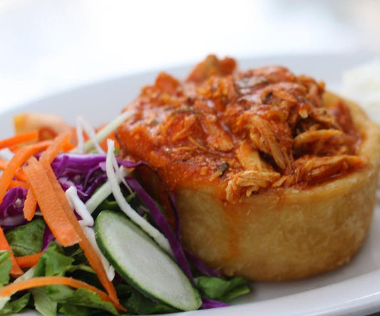 FN118- Mofongo de Yuca Relleno de Pollo Salsa Criolla
